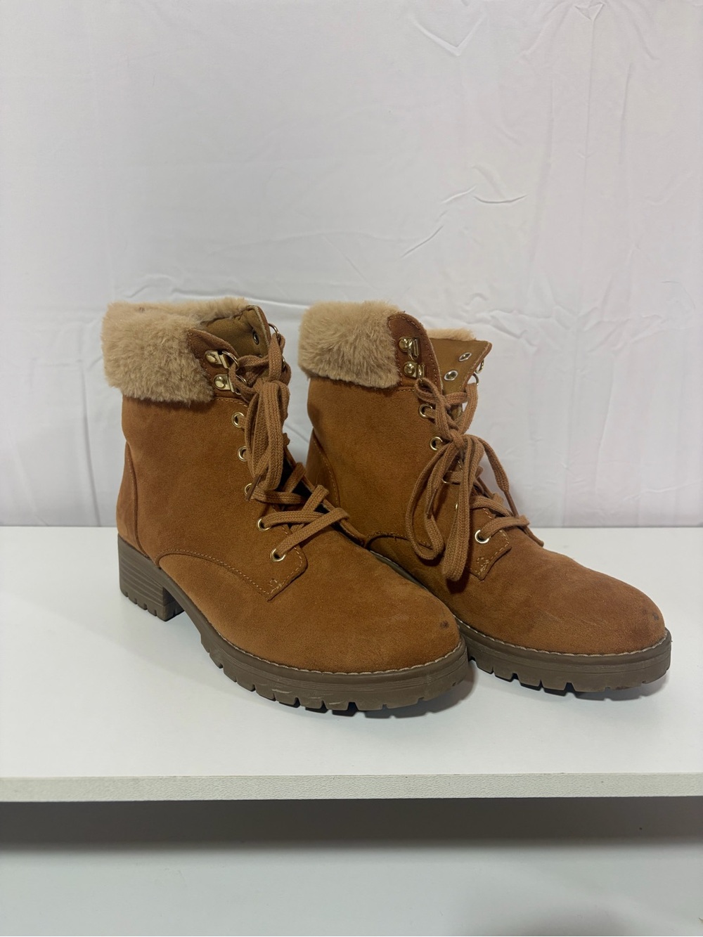 Old Navy Sherpa Cuffed Lace Up Boots